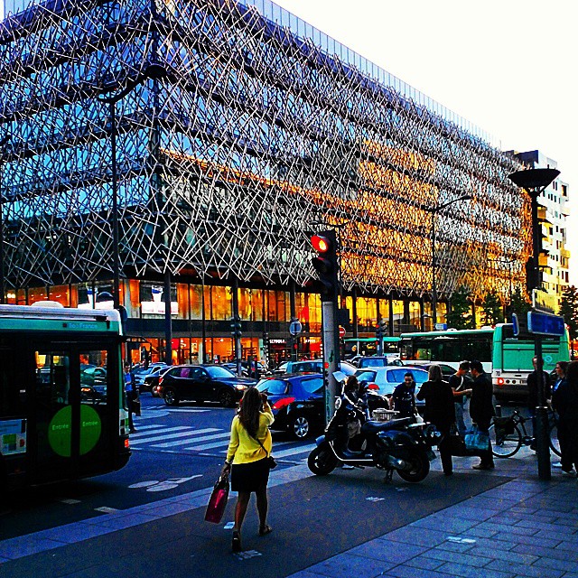 A busy intersection near Bibliothèque nationale de #France, #Paris