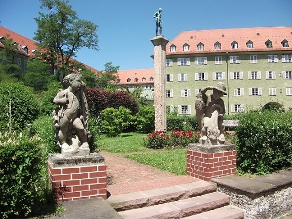 Sculptures in the courtyard of Borstei