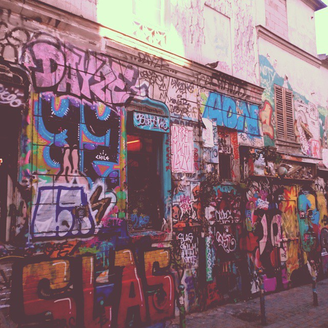 Graffiti, Rue Dénoyez, Paris, France