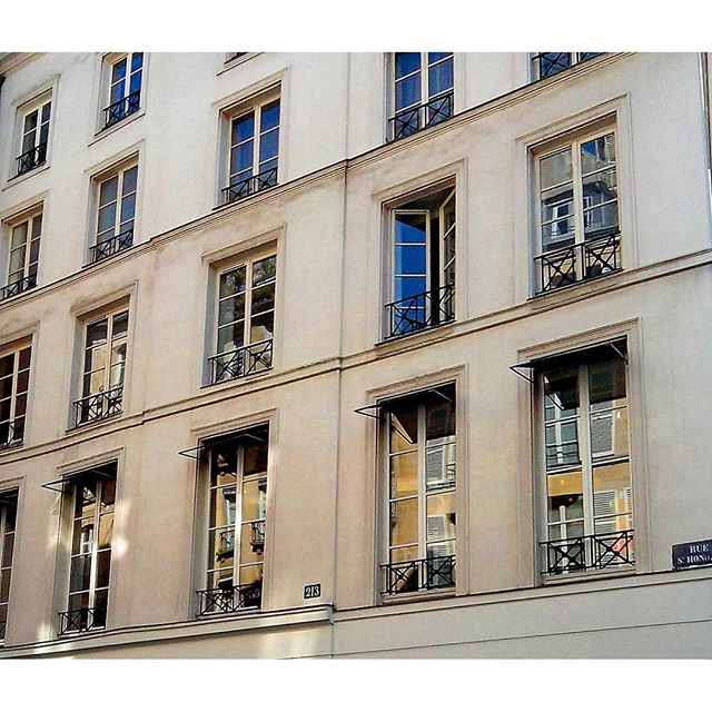 Paris, France#parisfrance #paris #france #beautiful #beauty #parisjetaime #parisphoto #parismonamour #perspective #sunsets #igersfrance #topparisphoto #wanderlust #travel #parismaville #ig_france #parisian #parislove #cityscape #french #architecture #architectureporn #windows #buildings #sunset #sky #vsco #vscocam #vscogrid #street