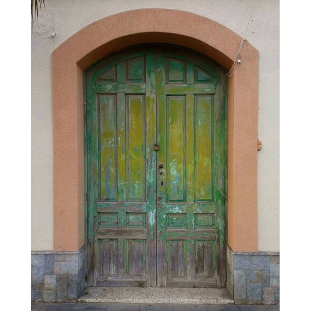 A door in Torrevieja, Spain#architecture #street #traveling #doors #vsco #buildings #torrevieja #cityscape #vscogrid #travel #europe #spain #spagna #espagne #spanien #españa #costablanca #urban #puerta #town #city #valencia #alicante #coast #costa #viaje #viajes #door #calle #igersspain